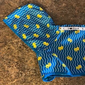 🐤🐾☔️🌦️NWOT Rubber Ducky Hooded Dog Adjustable Velcro Closure Raincoat 🐾💛💙